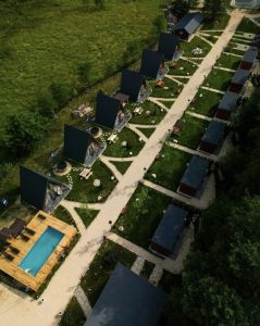Corporate Retreats România: experiențe premium la Mălinului Resort în parteneriat cu EkoGroup